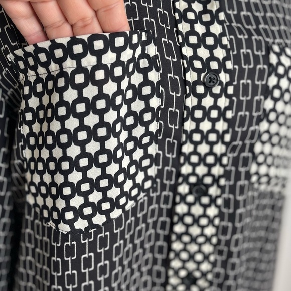Who What Wear Black White Geometric Pattern Long Sleeve
Button Up Blouse XS - Picture 10 of 14